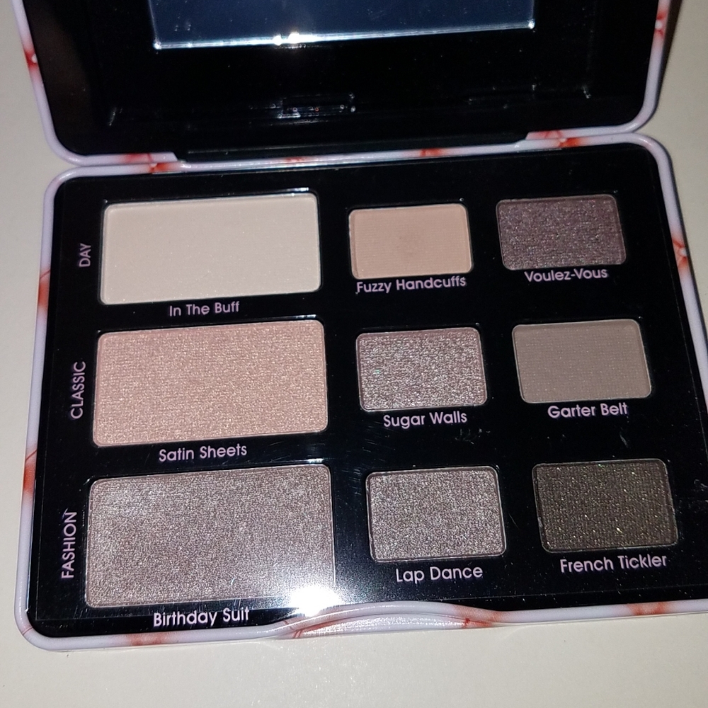 Creations Bare Naked eyeshadow makeup new
